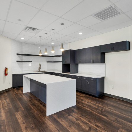 More Photos Of 4747 S Lakeshore Dr, Tempe Office For Lease