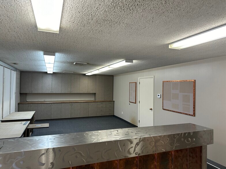 More Photos Of 352 Van Buren Ave, Salt Lake City Manufacturing For Sale