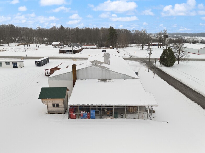 More Photos Of 677 S Cardinal Ln, Scottsburg Industrial For Sale