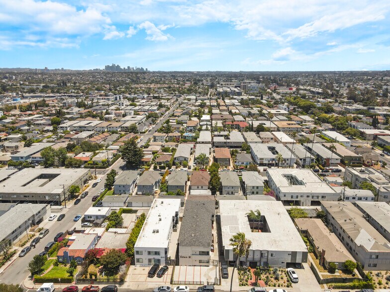 More Photos Of 2016 S Bedford St, Los Angeles Apartments For Sale