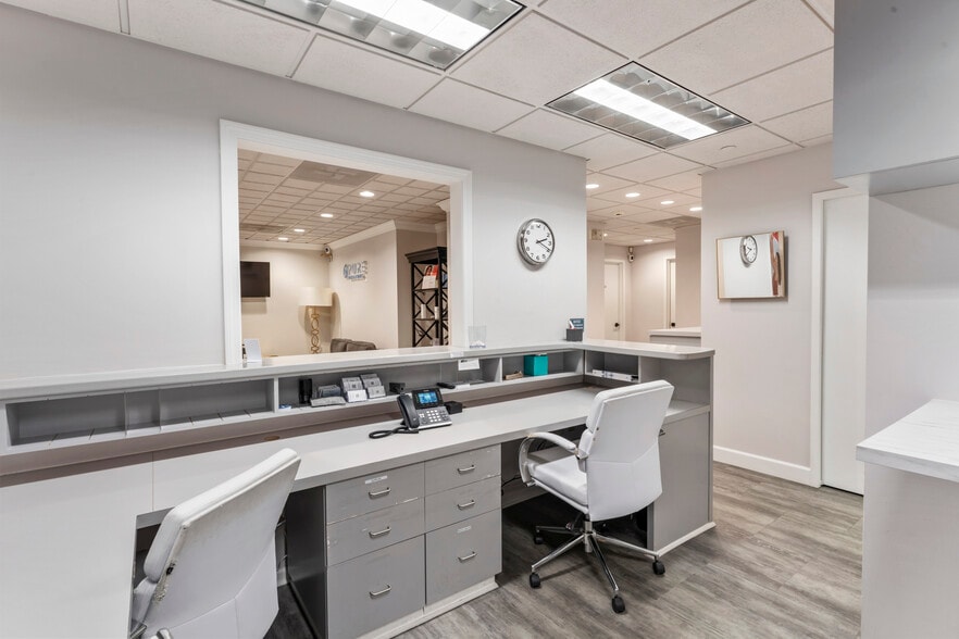 More Photos Of 148 East Ave, Norwalk Medical For Sale