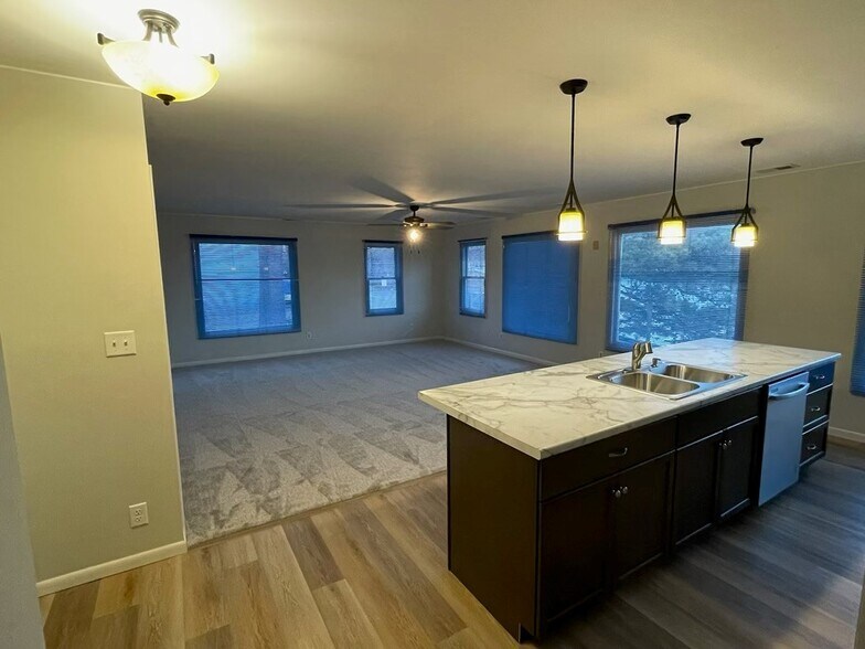 More Photos Of 811 N Harrison St, Algonquin Marina For Sale