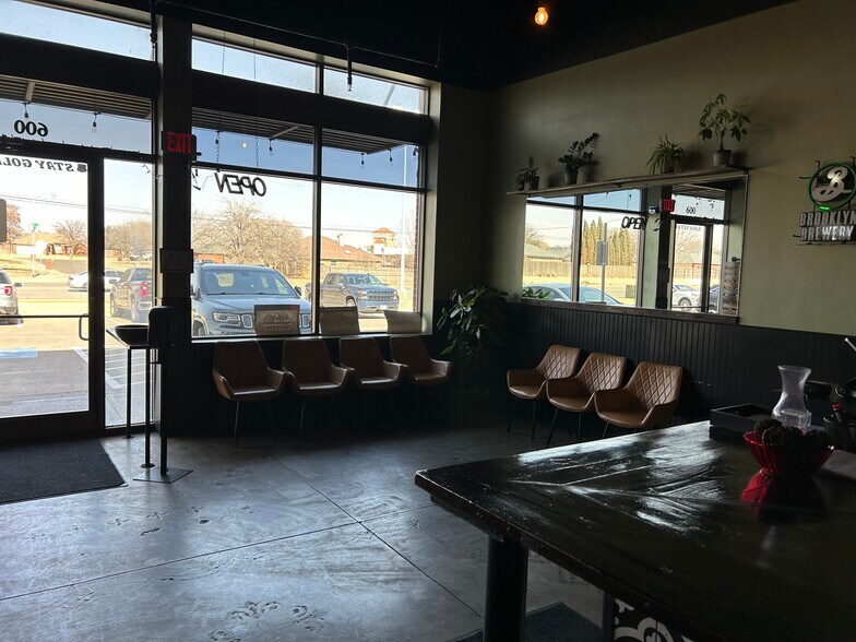 More Photos Of 5217 98th St, Lubbock General Retail For Lease