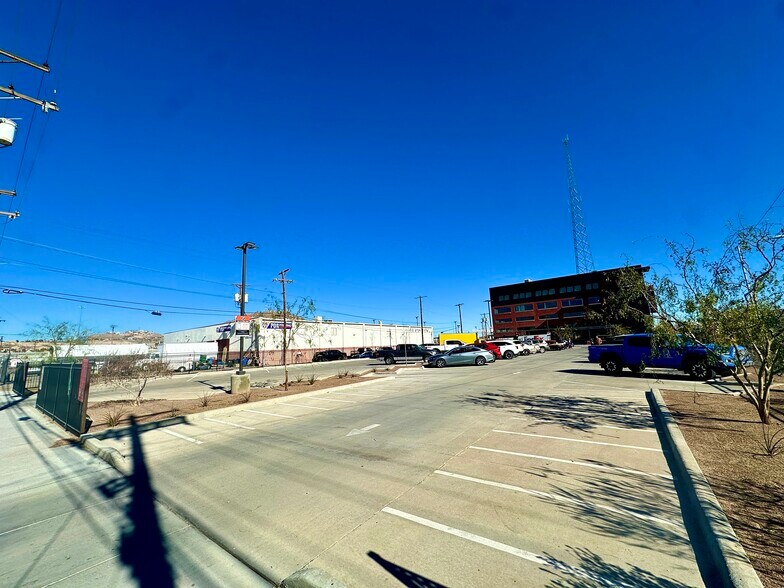More Photos Of 1125 Texas Ave, El Paso Medical For Sale