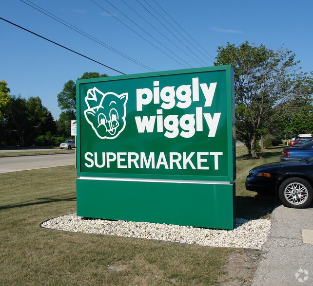 More Photos Of 5600 Spring St, Racine Supermarket For Sale