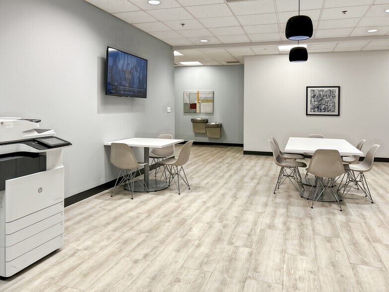 More Photos Of 11815 Fountain Way, Newport News Coworking Space