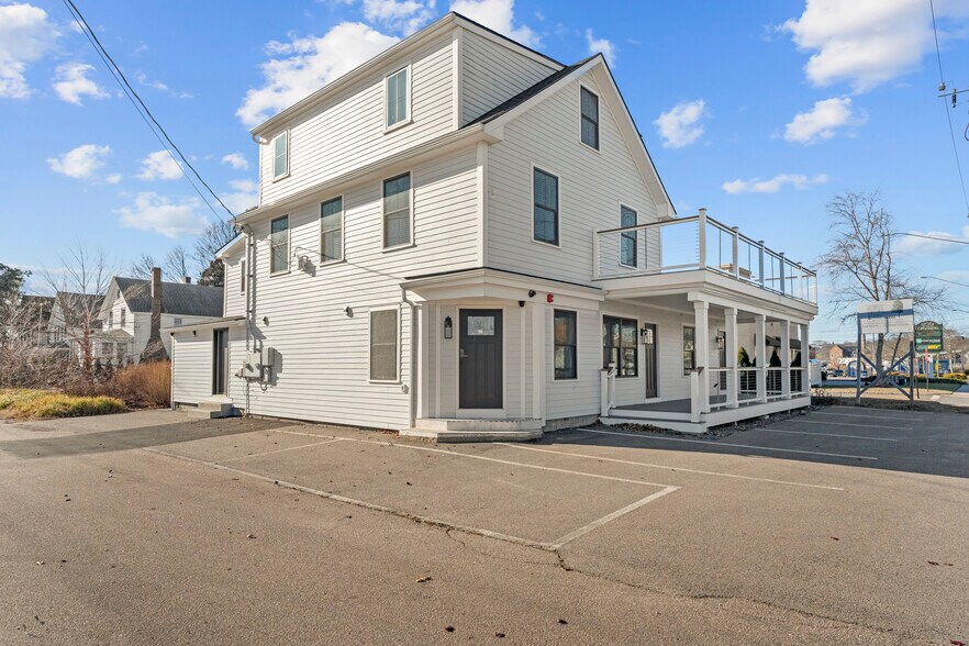 More Photos Of 44 Williams Ave, Mystic General Retail For Sale