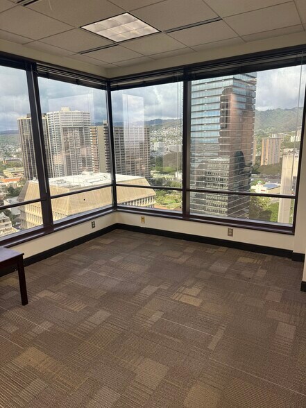 More Photos Of 1100 Alakea St, Honolulu Office For Sale