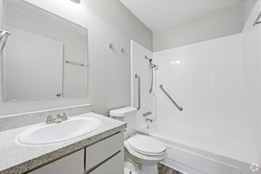 More Photos Of 717 S Green St, Longview Apartments For Sale