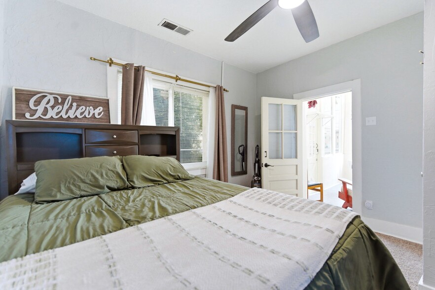 More Photos Of 615 Keleher Ave NW, Albuquerque Flex For Sale