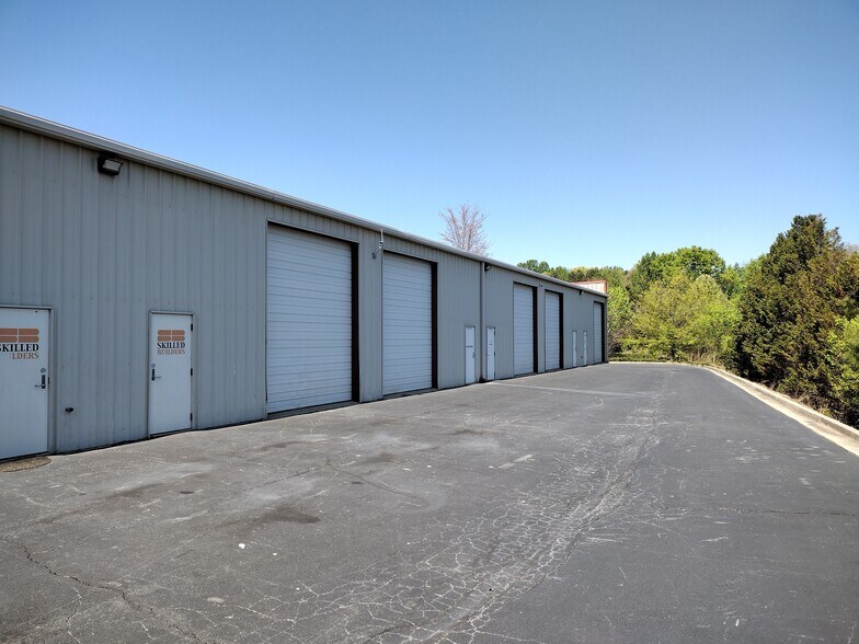 More Photos Of 5207 Belle Wood Ct, Buford Warehouse For Sale