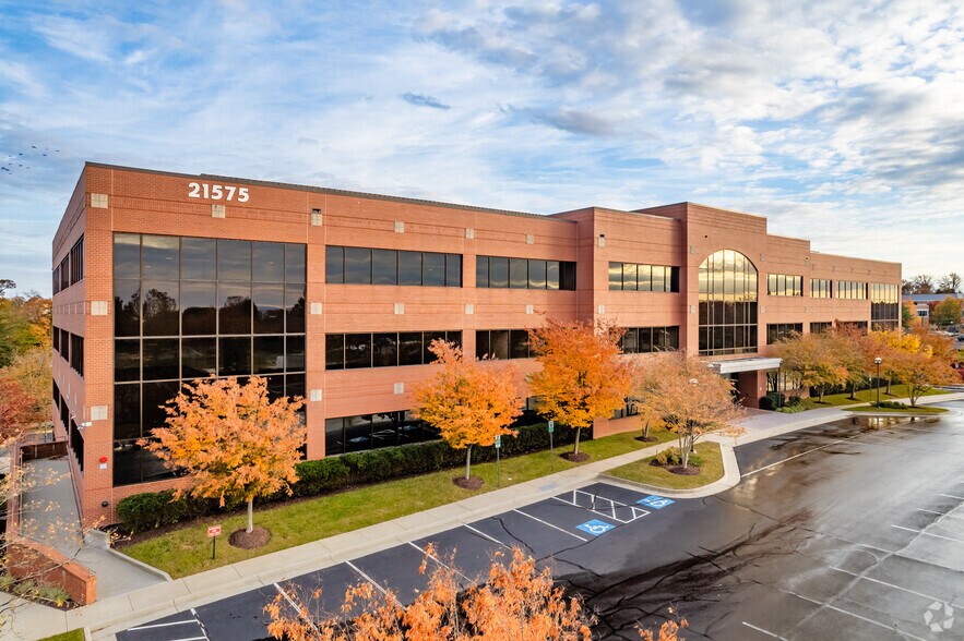 More Photos Of 21575 Ridgetop Cir, Sterling Office For Lease