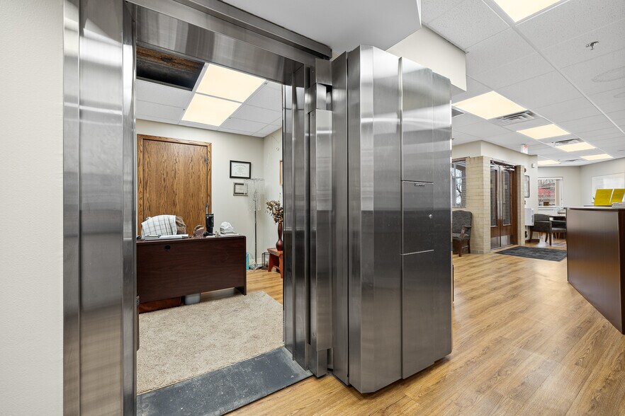 More Photos Of 625 Flormann St, Rapid City Medical For Sale