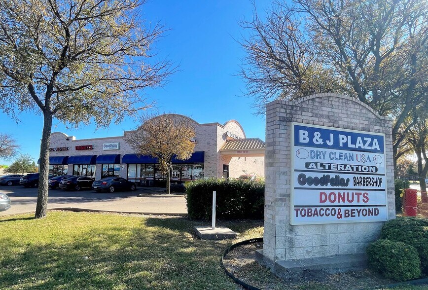 More Photos Of 804 E Belt Line Rd, Cedar Hill General Retail For Sale