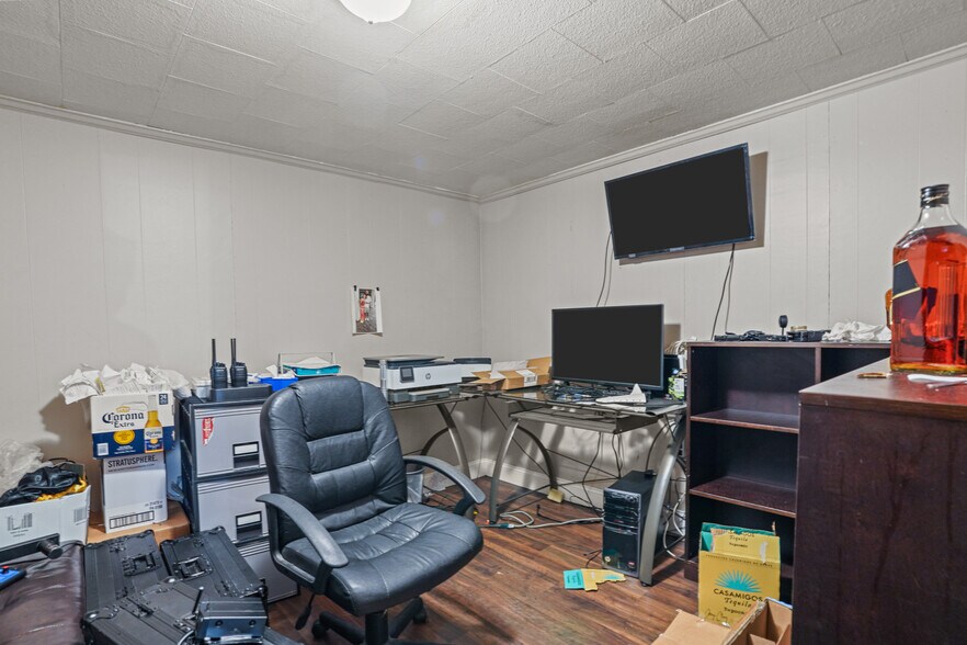 More Photos Of 110 School St, Pawtucket Bar For Sale