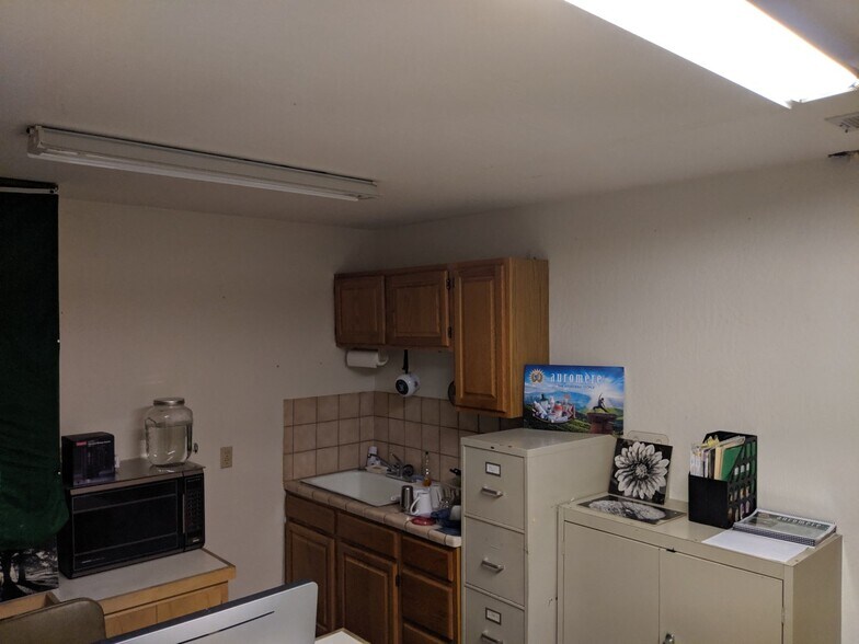 More Photos Of 25 S Stockton St, Lodi Warehouse For Sale