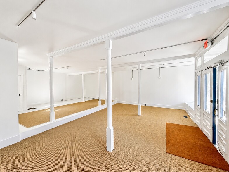 More Photos Of 290 Main St, Sag Harbor General Retail For Lease