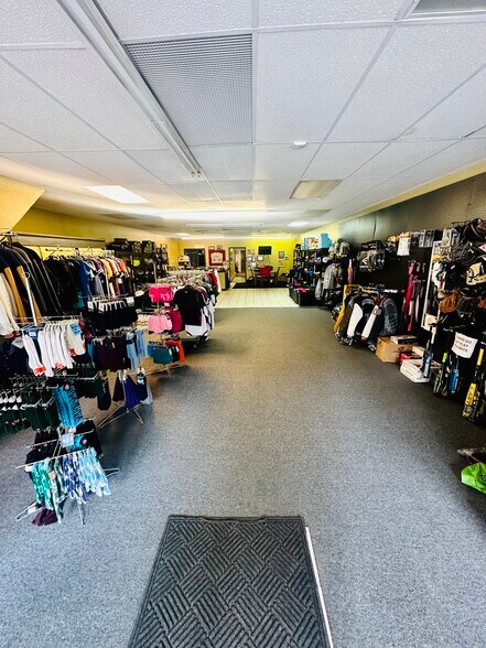 More Photos Of 870 Main St, Follansbee Storefront Retail Residential For Sale