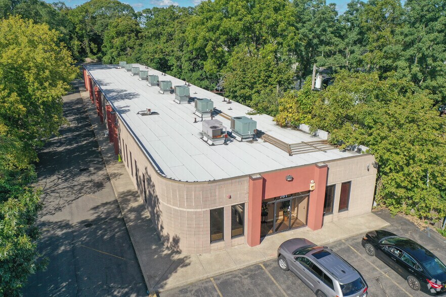 More Photos Of 761-765 Middle Country Rd, Selden Office For Lease
