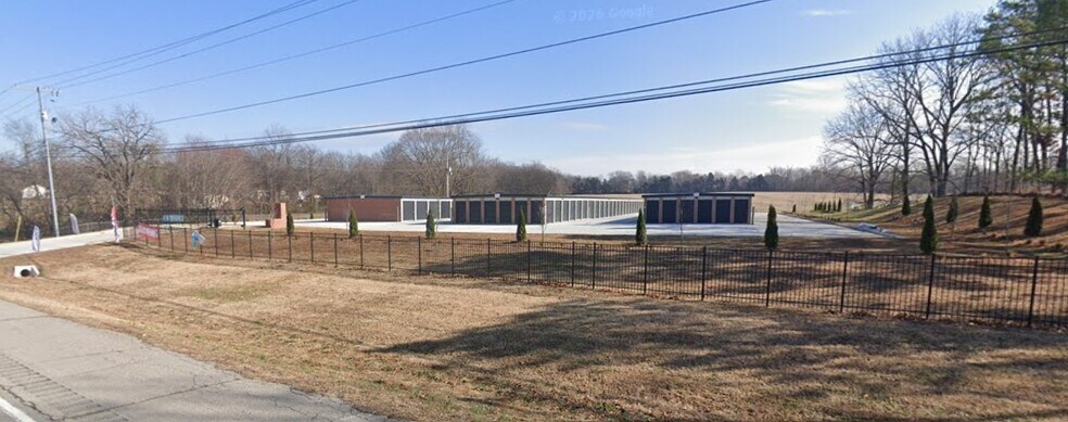 Primary Photo Of 4624 Highway 31 W, Cottontown Self Storage For Sale