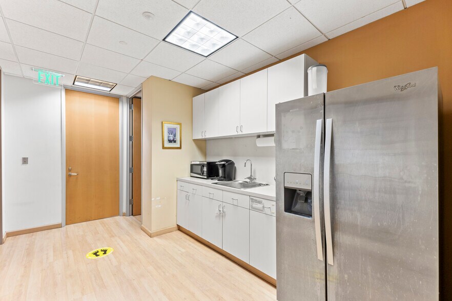 More Photos Of 1100 Alakea St, Honolulu Office For Sale