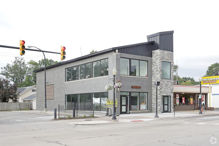 More Photos Of 413 W 9 Mile Rd, Ferndale General Retail For Sale