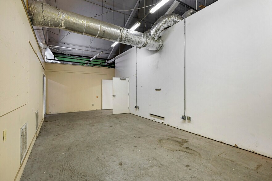 More Photos Of 200 E 2nd Ave, Rome Warehouse For Lease