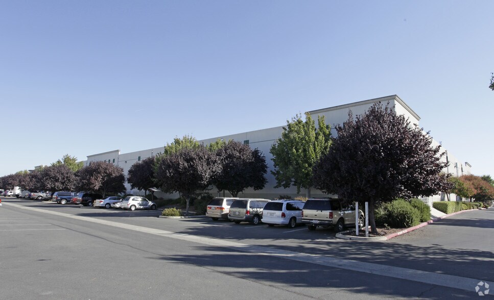 More Photos Of 755-765 Skyway Ct, Napa Warehouse For Lease