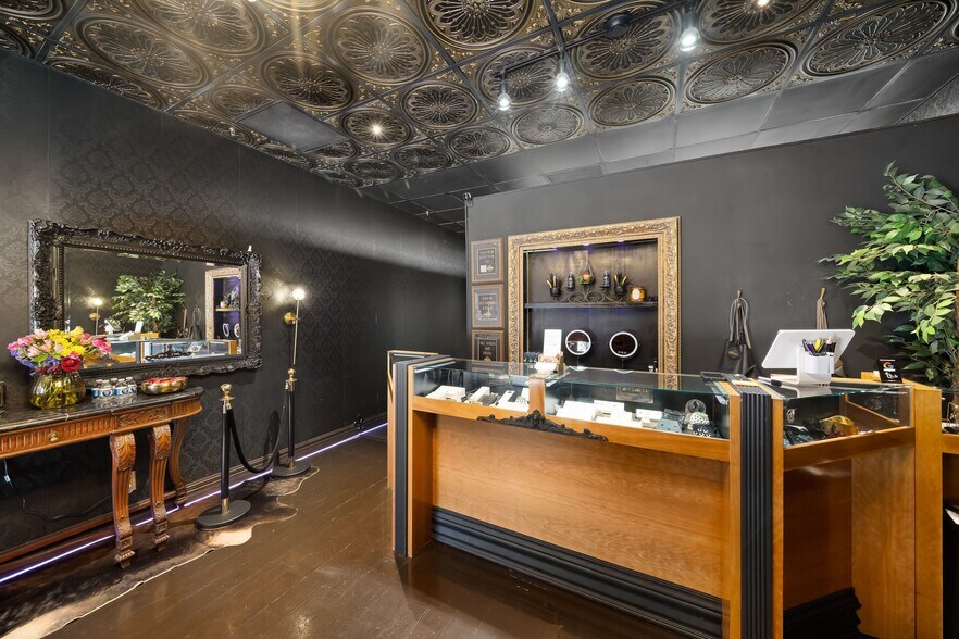More Photos Of 1127 Broad St, San Luis Obispo Storefront For Sale