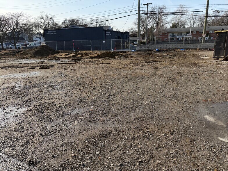 More Photos Of 1005 N Main St, Royal Oak Land For Lease