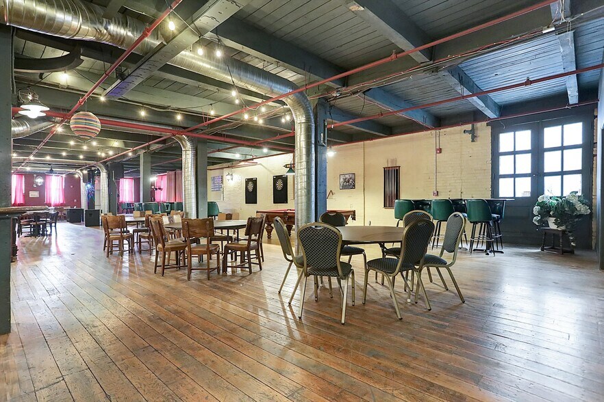 More Photos Of 35 S Main St, Batesville Warehouse For Sale