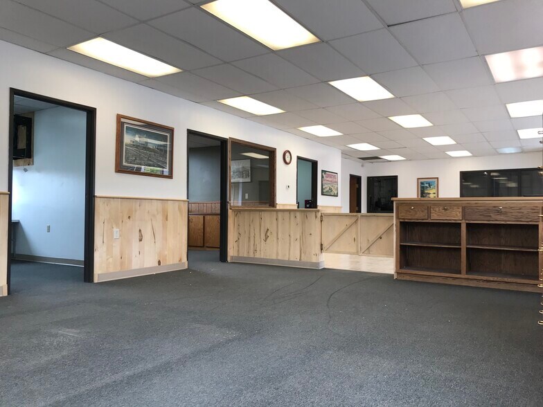 More Photos Of 206 Union St S, Mora Freestanding For Lease