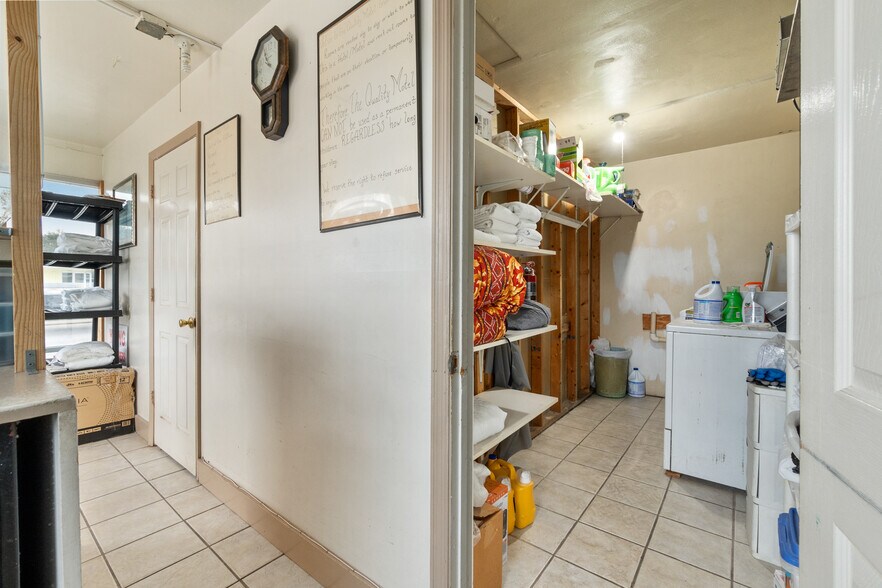 More Photos Of 801 Ridgewood Ave, Holly Hill Hotel For Sale