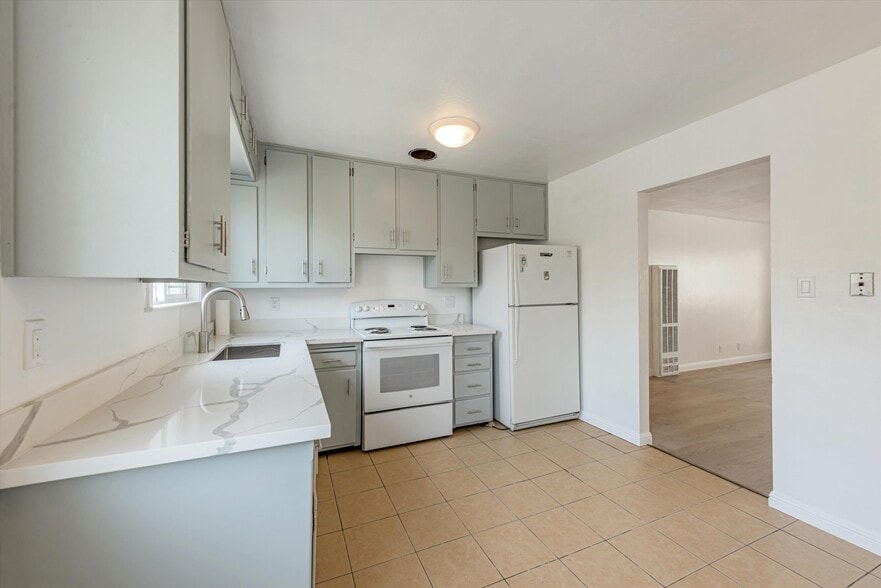 More Photos Of 3404 School St, Oakland Apartments For Sale