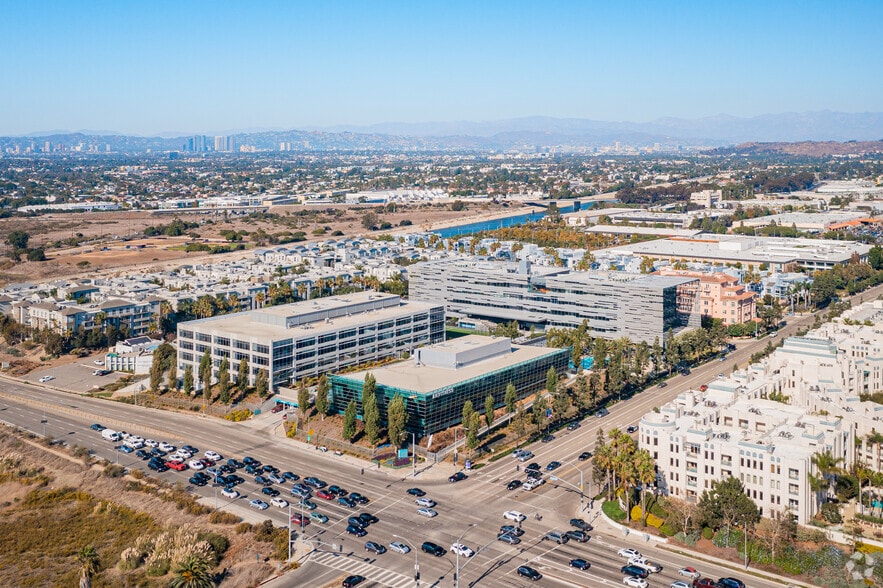 More Photos Of 5533 Waters Edge Way, Playa Vista Office For Lease