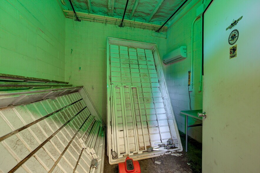 More Photos Of 1615 N Portland Ave, Oklahoma City Warehouse For Sale