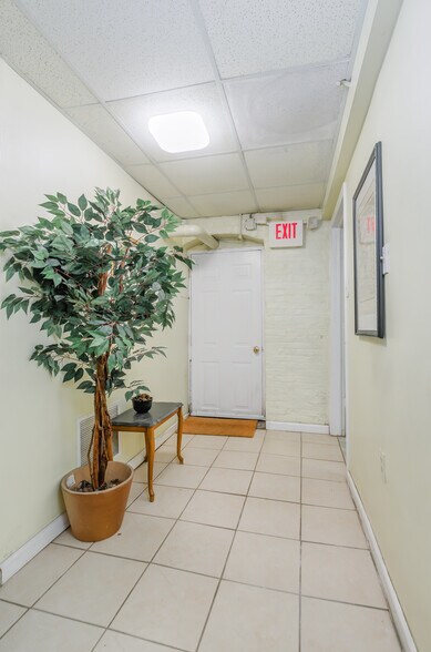 More Photos Of 424 Baldwin Ave, Jersey City Office Residential For Lease