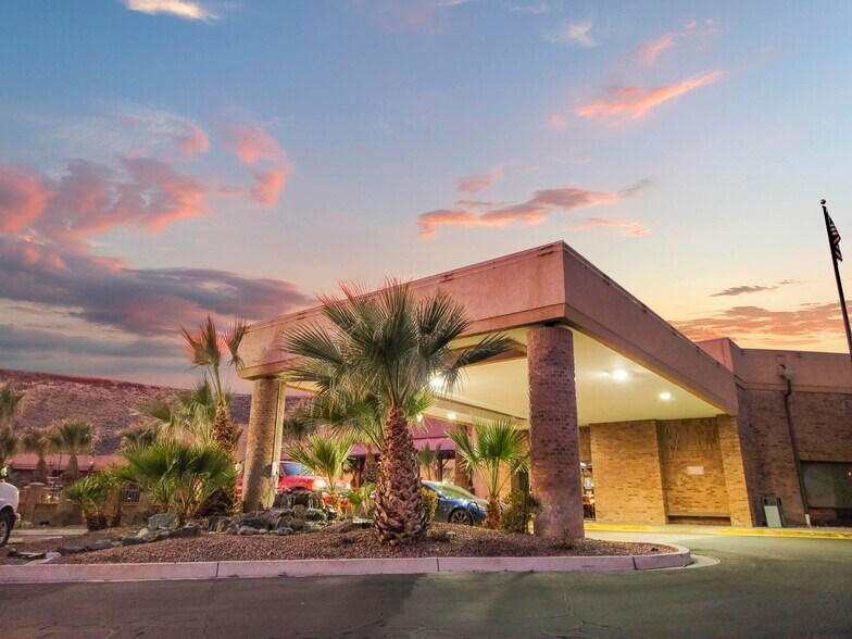 More Photos Of 850 S Bluff St, Saint George Hotel For Sale