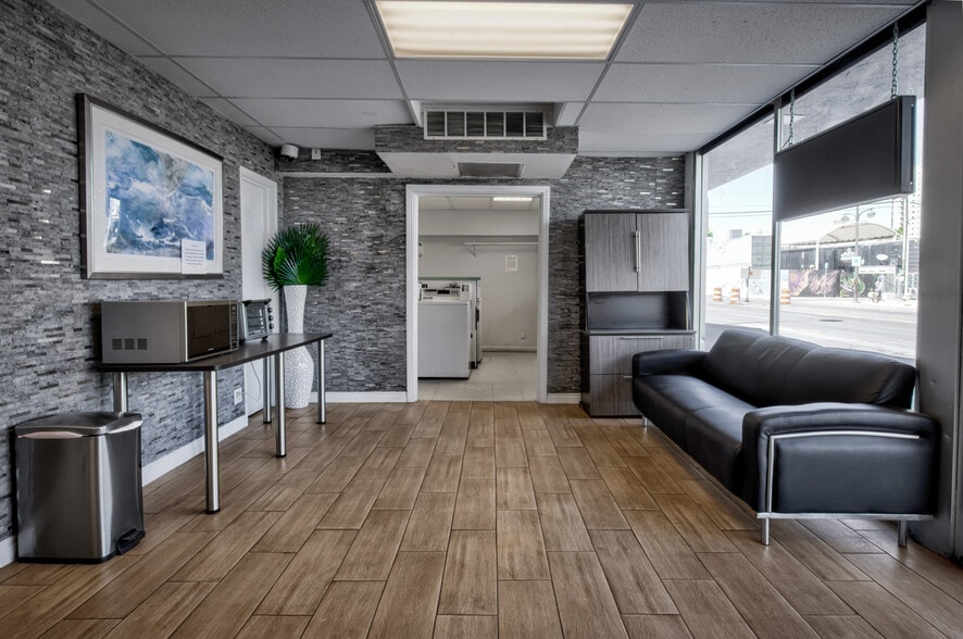 More Photos Of 200 S 8th St, Las Vegas Apartments For Sale