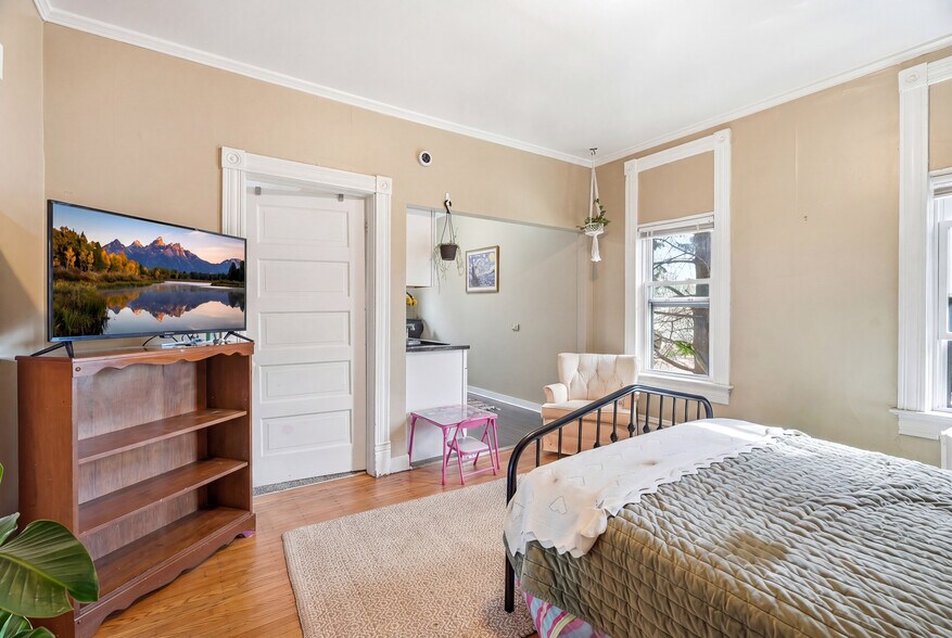 More Photos Of 940 3rd St E, Saint Paul Apartments For Sale