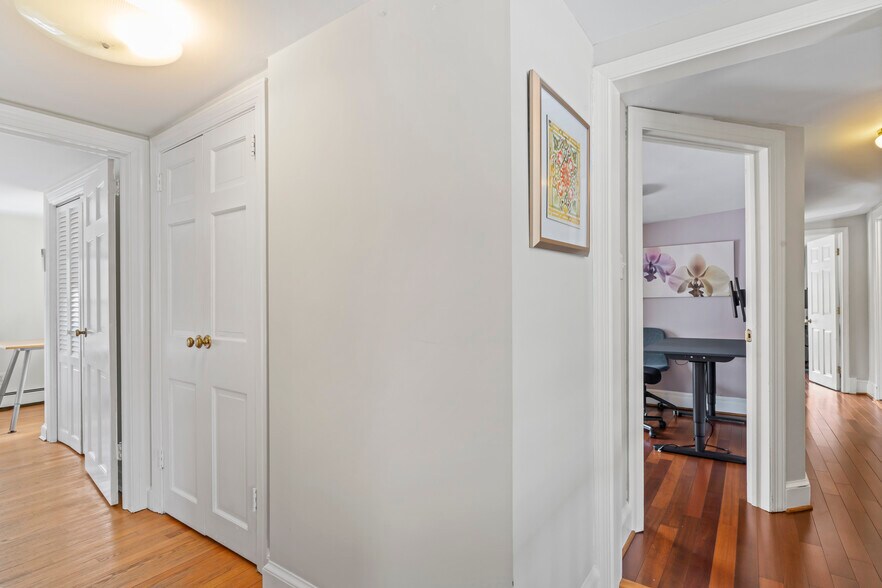More Photos Of 4235 Chain Bridge Rd, Fairfax Office For Sale