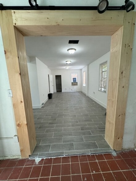 More Photos Of 611 NE 86th St, Miami General Retail For Lease