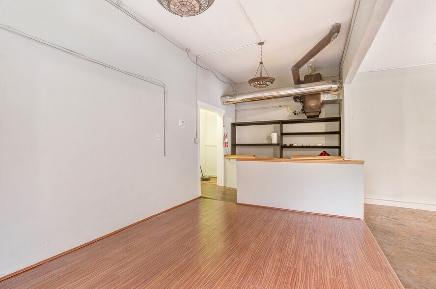 More Photos Of 512 Wilson St, Santa Rosa Storefront Retail Residential For Lease