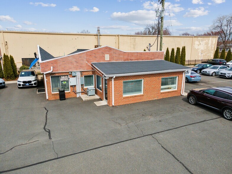 More Photos Of 7591 Centreville Rd, Manassas Auto Dealership For Sale