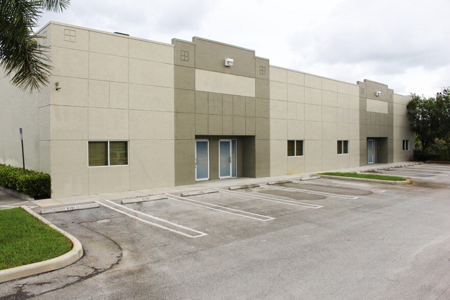 Primary Photo Of 6370-6376 NW 97th Ave, Doral Light Distribution For Lease