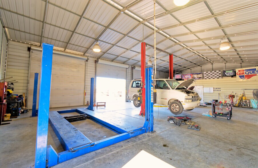 More Photos Of 77 Plymouth Ave, Quartzsite Service For Sale