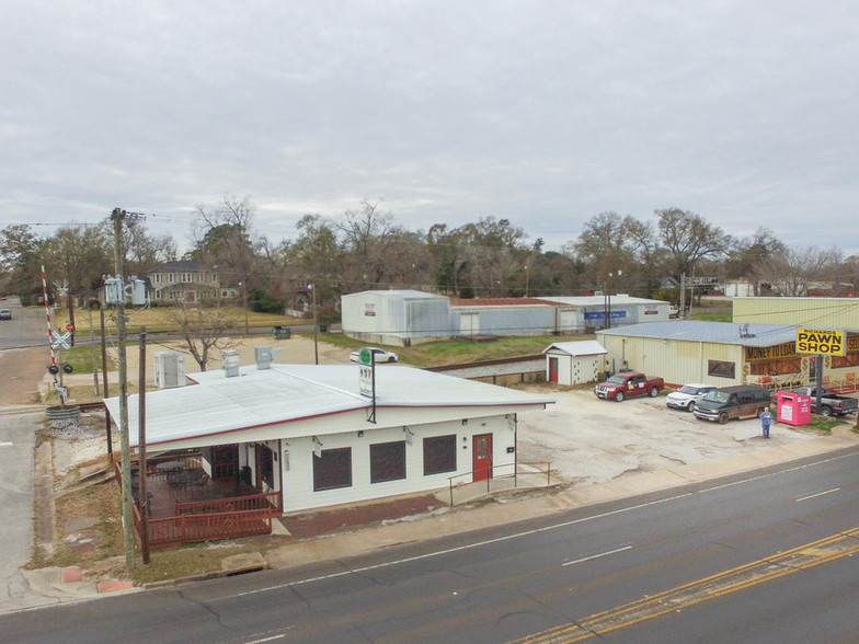 Primary Photo Of 705 N Washington Ave, Livingston Restaurant For Sale