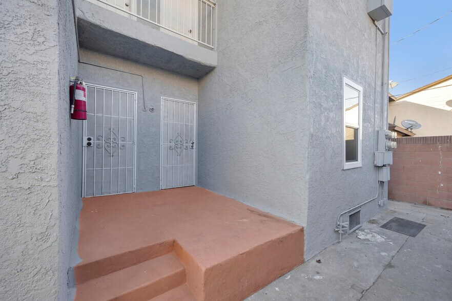 More Photos Of 1364 Cherry Ave, Long Beach Multifamily For Sale