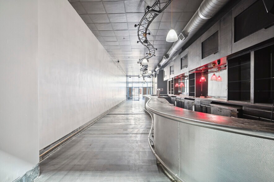 More Photos Of 312 Market St, Philadelphia Restaurant For Sale