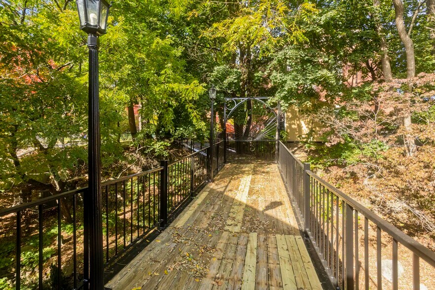 More Photos Of 244 Main St, Northampton Office Residential For Sale